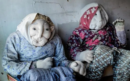 Bí ẩn ngôi làng kỳ lạ 30 người sống cùng hàng trăm con búp bê "rợn người"