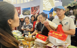 Nông sản xanh, sạch 'lên ngôi' tại Hội chợ Mùa Thu 2025: Lý do người mua ưu tiên chọn mua