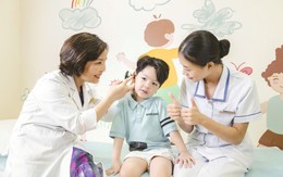 Nữ bác sĩ mở ra cơ hội sống cho bệnh nhi mắc bệnh hiếm gặp