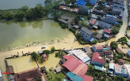Hà Nội: Làng mạc ven sông Bùi biến thành 'ốc đảo' khi lũ vượt ngưỡng báo động 3