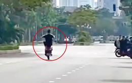 Tin sáng 31/10: Phụ huynh bị phạt vì để con 'bốc đầu' xe máy trên đường ở Hà Nội; ngăn chặn vụ lừa hàng trăm triệu đồng nhắm vào người cao tuổi ở Hà Nội