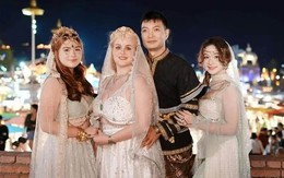 Chuyện tình cổ tích của chàng trai khiếm thị làm nghề mát-xa và nữ tiến sĩ Mỹ