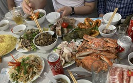 Em út bị mắng té tát vì chồng làm sếp mà giỗ cha không lo nổi 30 mâm cỗ