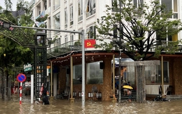 Giữa mùa mưa bão, môi giới đua nhau quảng cáo bán nhà 'không ngập lụt'