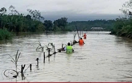 Đi xe đạp điện qua vùng ngập sâu, 3 em nhỏ ở Quảng Trị bị lũ cuốn trôi