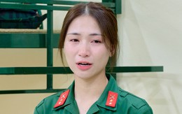 Ca sĩ Hòa Minzy nghẹn ngào thú nhận 'cô đơn'