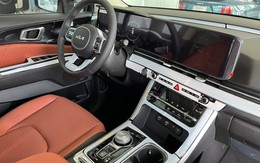 Xe ô tô 7 chỗ hạng sang giảm sốc tới 400 triệu đồng, trang bị đẳng cấp thương gia, rẻ chỉ ngang xe hybrid tầm trung