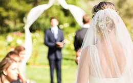 Mẹ đi lấy chồng, bố tôi nói 1 câu khiến cả hội trường bật khóc