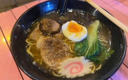 Mì ramen vỉa hè: Đặc sản Nhật Bản hút khách giữa mùa đông Hà Nội có gì đặc biệt?