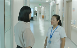 Phó viện trưởng Hằng Thu phát hiện chồng đang nguy kịch