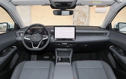 Trải nghiệm sedan hạng C giá 329 triệu đồng giao diện như Mazda3, rẻ hơn Kia Morning, Hyundai Grand i10