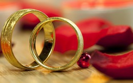 Vì 3 cây vàng cưới, mẹ chồng giận con dâu suốt nhiều năm