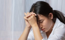 Đám tang mẹ chồng, nàng dâu nhận cái tát trời giáng, cả nhà họp gấp