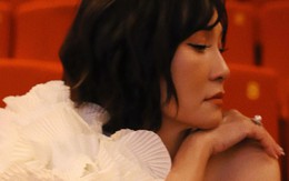 Phản ứng của Hồng Đào, Việt Hương khi 'cục vàng' rời rạp