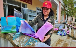 Trường học xác xơ sau lũ lịch sử, sách vở ngập bùn