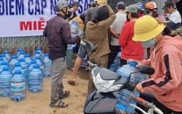 Cung cấp nước sạch giúp người dân vùng lũ Đắk Lắk phòng ngừa dịch bệnh