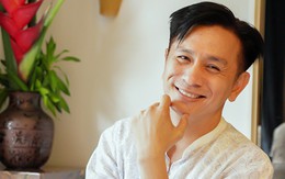 Nam diễn viên chuyên đóng hoàng tử: U50 vẫn ngủ với mẹ, không sợ tuổi già cô quạnh