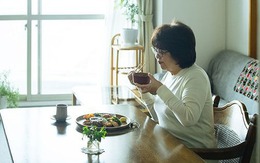 Nghỉ hưu đi trông cháu, mẹ chồng lương hưu 20 triệu vẫn 'ngậm đắng nuốt cay' vì con dâu