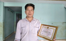 Đà Nẵng: Khen thưởng người đàn ông 2 lần lao ra dòng lũ dữ cứu 5 người gặp nạn