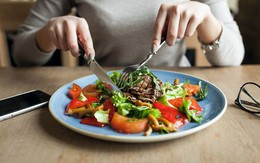 Ăn gì để da căng bóng, mịn màng không nếp nhăn? Đây là 'chân ái' giúp bạn trẻ mãi không cần filter