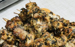 Món ngon ngày lạnh: Làm thịt lợn xiên rang muối lá lốt bằng nồi chiên không dầu ngon mê ly