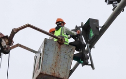 Vì sao nhiều đèn giao thông tại Hà Nội không hiển thị bộ đếm lùi?