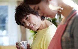 Trả treo với cô bán thịt ở chợ, tôi suýt ngất khi gặp lại bà ấy tại nhà bạn trai