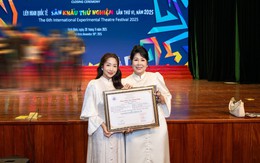 NSND Hồng Vân đón tin vui ở tuổi U60