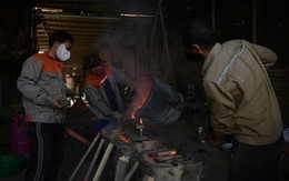 Đỏ lửa làng đúc đồng Vạn Điểm ở Ninh Bình những ngày giáp Tết