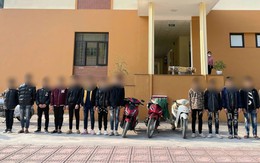 Nhóm học sinh ở Cao Bằng đi xe máy 'che mặt, giấu biển số' và cái kết