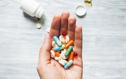 Bác sĩ bất ngờ khi thấy thực quản bệnh nhân loét nặng: 'Thủ phạm' là sai lầm nhiều người Việt mắc