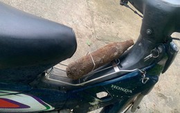 Nhặt được vật nghi giống đạn, người đàn ông đem đến trụ sở Công an giao nộp