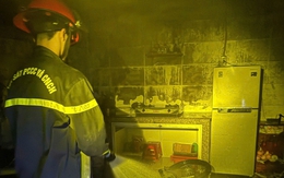 Giải cứu 4 người trong ngôi nhà cháy giữa đêm ở Đà Lạt