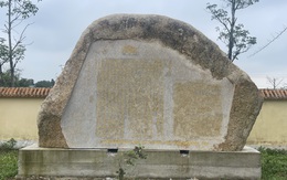 Ai đã cung tiến tấm bia đá hàng chục tấn khắc Chiếu Cần Vương?