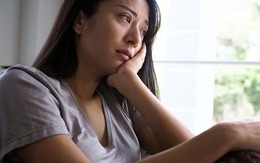 Cho bố mẹ vay tiền mua nhà cho em trai, tôi nhận bài học cay đắng: Hóa ra tiền con gái đưa là nghĩa vụ