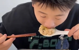 Khoe sức ăn của con, một bà mẹ khiến 16.000 cư dân mạng phẫn nộ