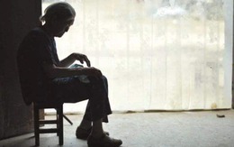 Mẹ già ngoài 90 vẫn hầu hạ con gái U60: Bi kịch của việc thương con mù quáng