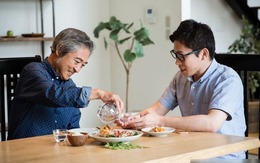 Tuổi già không giao hết tài sản: Một câu nói của con trai khiến tôi lặng người