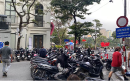 Đêm countdown tại Hà Nội: Vé trông xe tăng gấp nhiều lần, nhiều người ngán ngẩm