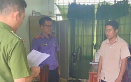 Bắt một cán bộ xã chiếm đoạt 500 triệu đồng tiền cứu trợ lũ