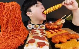 Chuyên gia dinh dưỡng nói gì về trào lưu mukbang sau khi một 'thánh mukbang' qua đời ở tuổi 24?