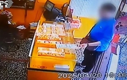 Nhờ bạn trông hộ cửa hàng xổ số, ông chủ "tái mặt" khi trở về
