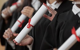 51% Gen Z thấy tấm bằng mất giá vì AI: Học đại học có đang trở nên lỗi thời?