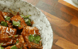 Loại cá có nhiều vào tháng 4 đem nấu với 'sốt bí truyền' này vừa thơm, vị chua ngọt rất ngon