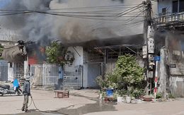 Cháy lớn thiêu rụi nhà dân ở Thái Nguyên