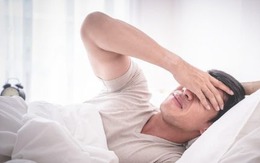 Suốt 8 năm tôi không mở miệng nói chuyện với mẹ kế, vậy mà ngày tôi nằm liệt giường chỉ có bà bên cạnh