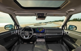 Giá lăn bánh Hyundai Santa Fe mới nhất giảm kỷ lục, rẻ hàng trăm triệu, thậm chí thấp hơn cả xe cũ, chỉ ngang Honda CR-V