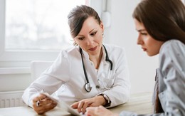 Vì sao thay đổi nội tiết tố dễ gây viêm âm đạo?