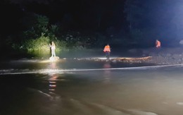 Vụ 7 người bị lũ cuốn: Huy động hơn 1.000 người tìm kiếm 2 nạn nhân mất tích