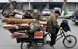 Ông lão ve chai đến dự đám cưới cháu bị cả họ dè bỉu vì bộ đồ rách: Đến lúc tặng quà, tất cả phải cúi đầu xấu hổ